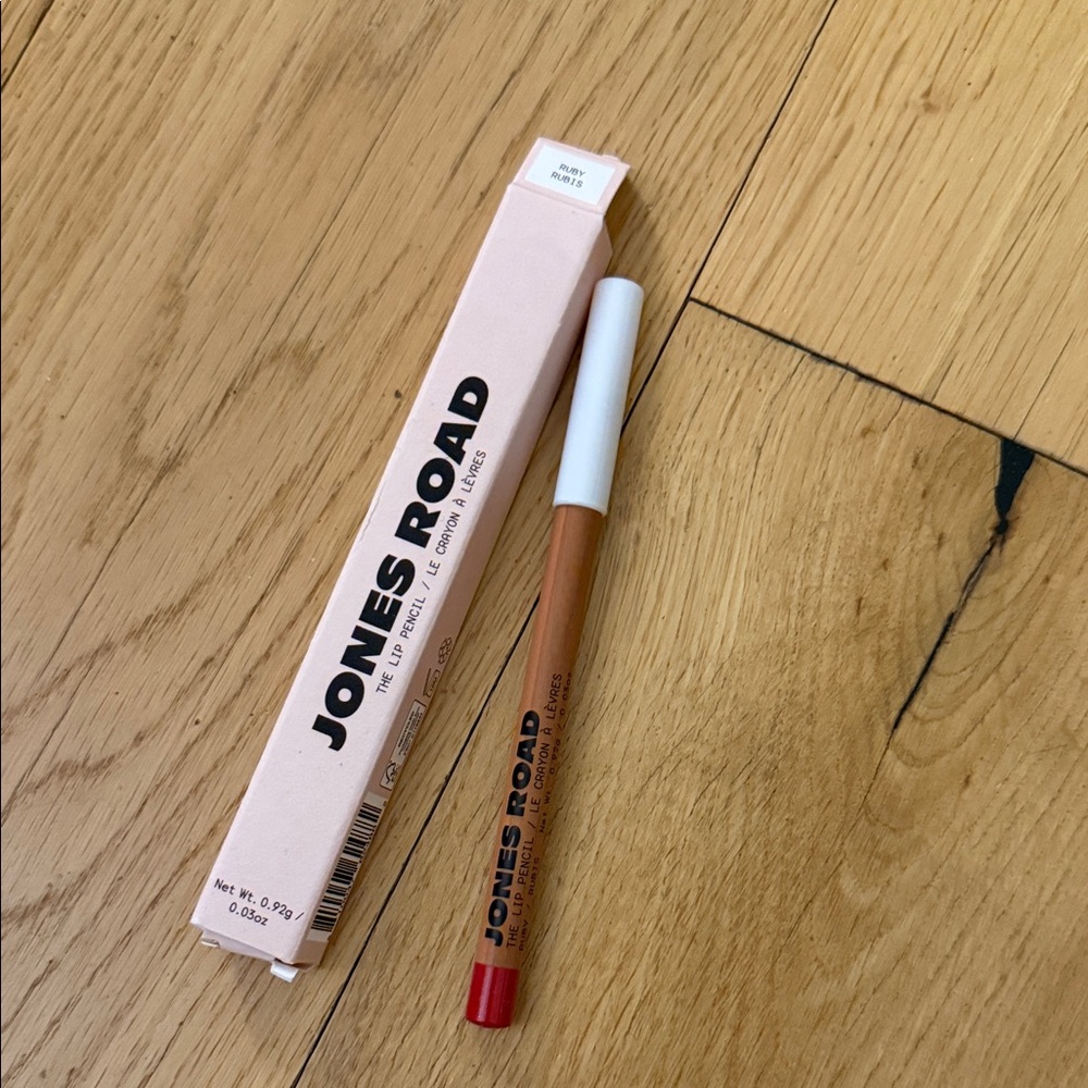 NEW Jones Road The Lip Pencil in Ruby Red